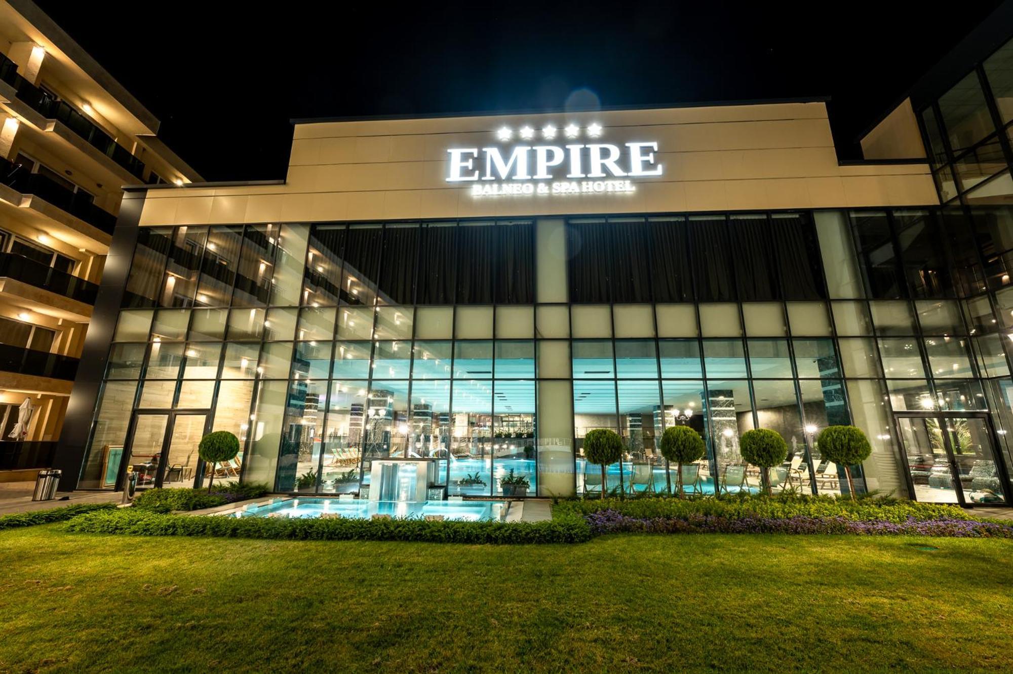 Empire Balneo & Spa Hotel Chisarja Exteriör bild